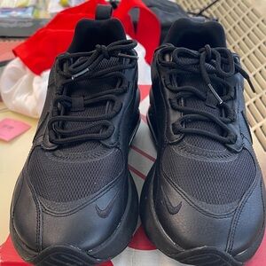 Nike Men's Black Sneakers